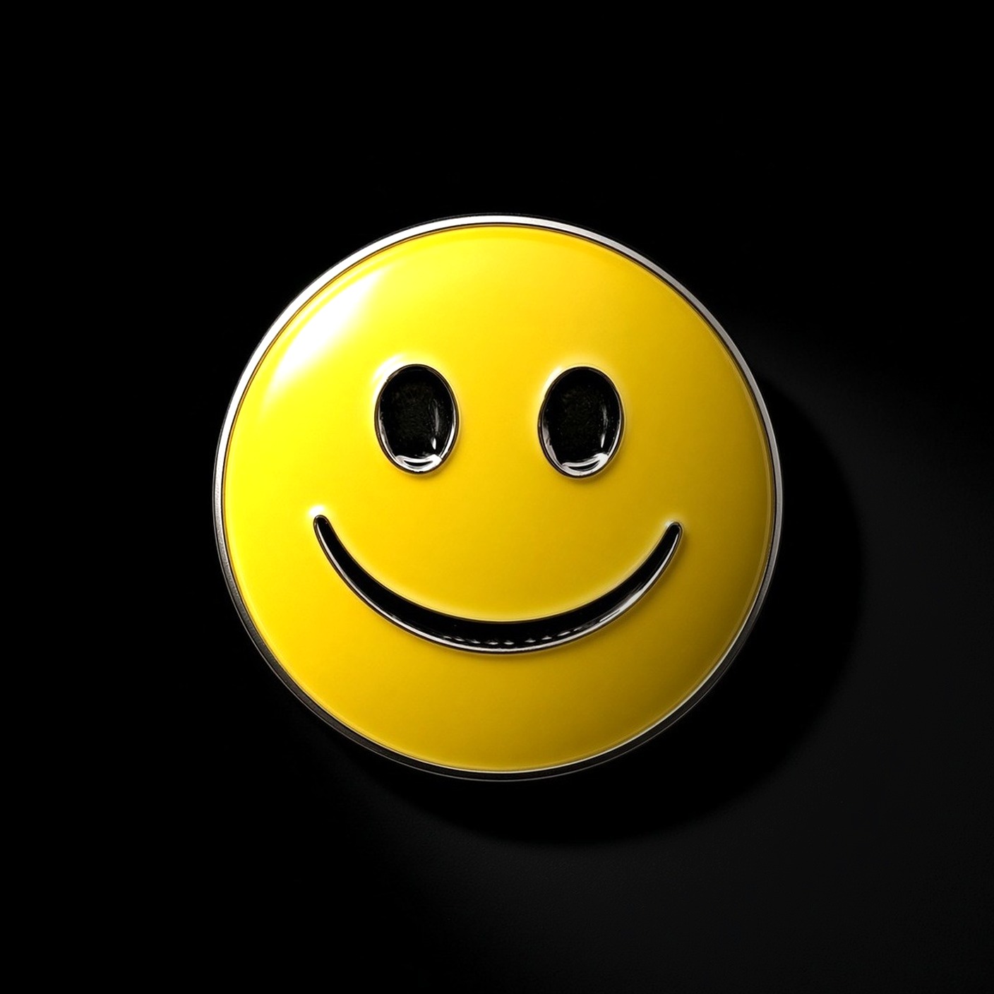 Marker 8 – Smiley face 25mm golf ball marker
